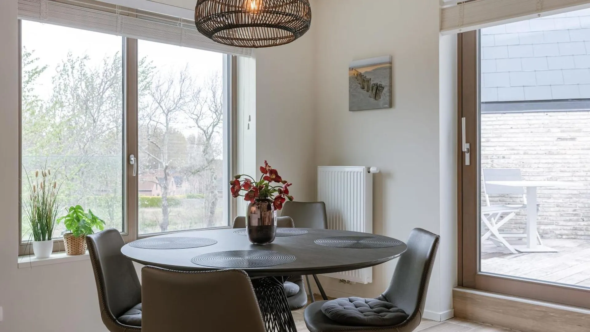 Huswell - Spacious Top-Floor Apartment With Private Parking Middelkerke